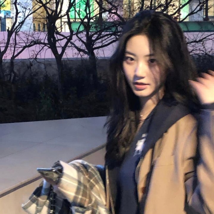 桃花鞍前挽离情